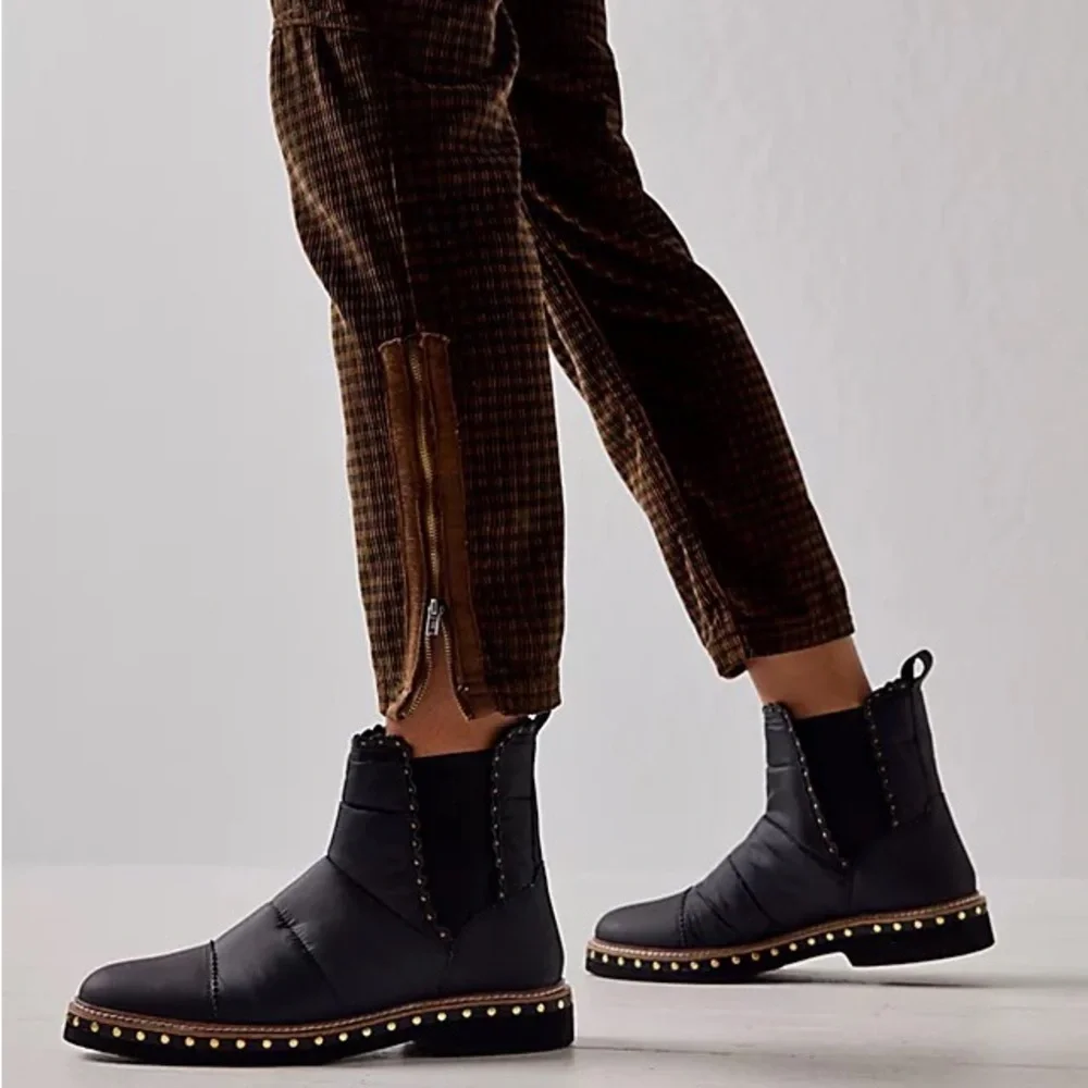 NWOT FREE PEOPLE BLACK ATLAS PUFFER CHELSEA BOOT Sz 38 - Picture 2 of 11